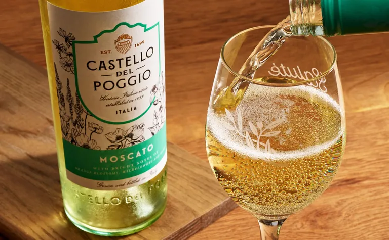 Moscato Castello del Poggio — Enjoy a glass of Castello del Poggio Moscato wine, crafted from grapes in Pavia, Lombardy…